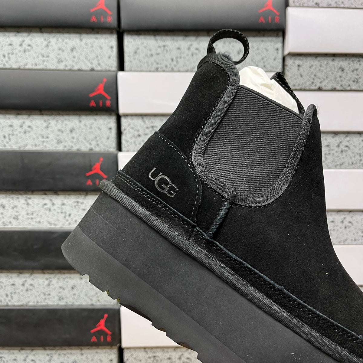 UGG Goldenstar Platform Slipper – Black