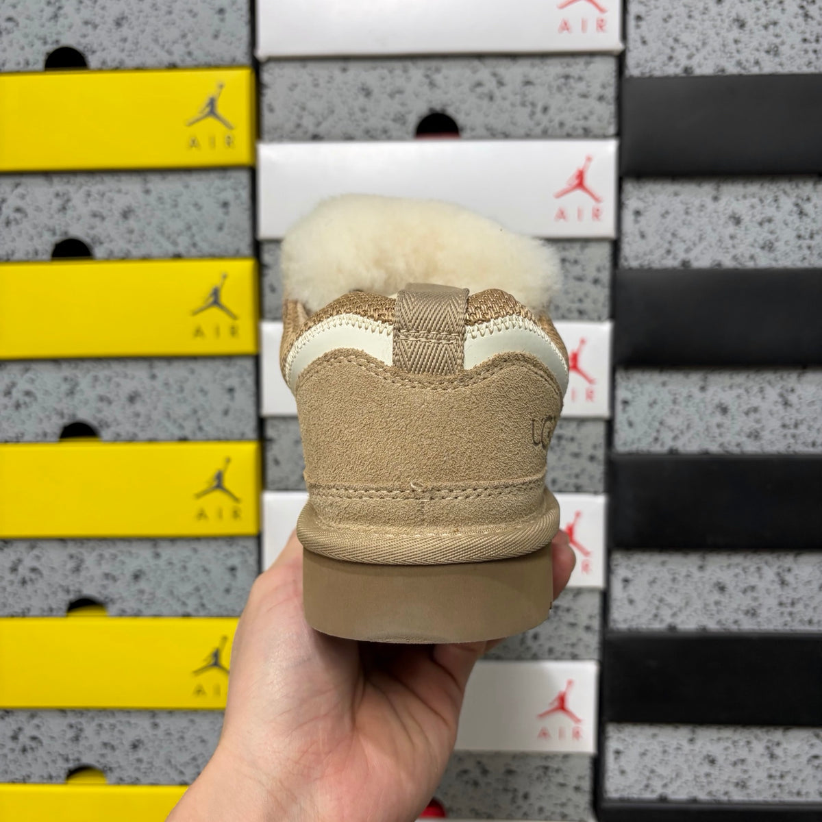 UGG Lowmel Sneaker – Sand