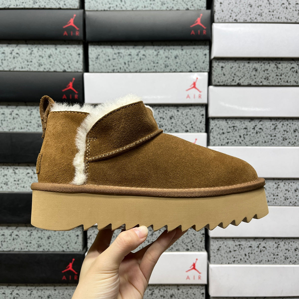 UGG Ayanna Platform Boot – Chestnut