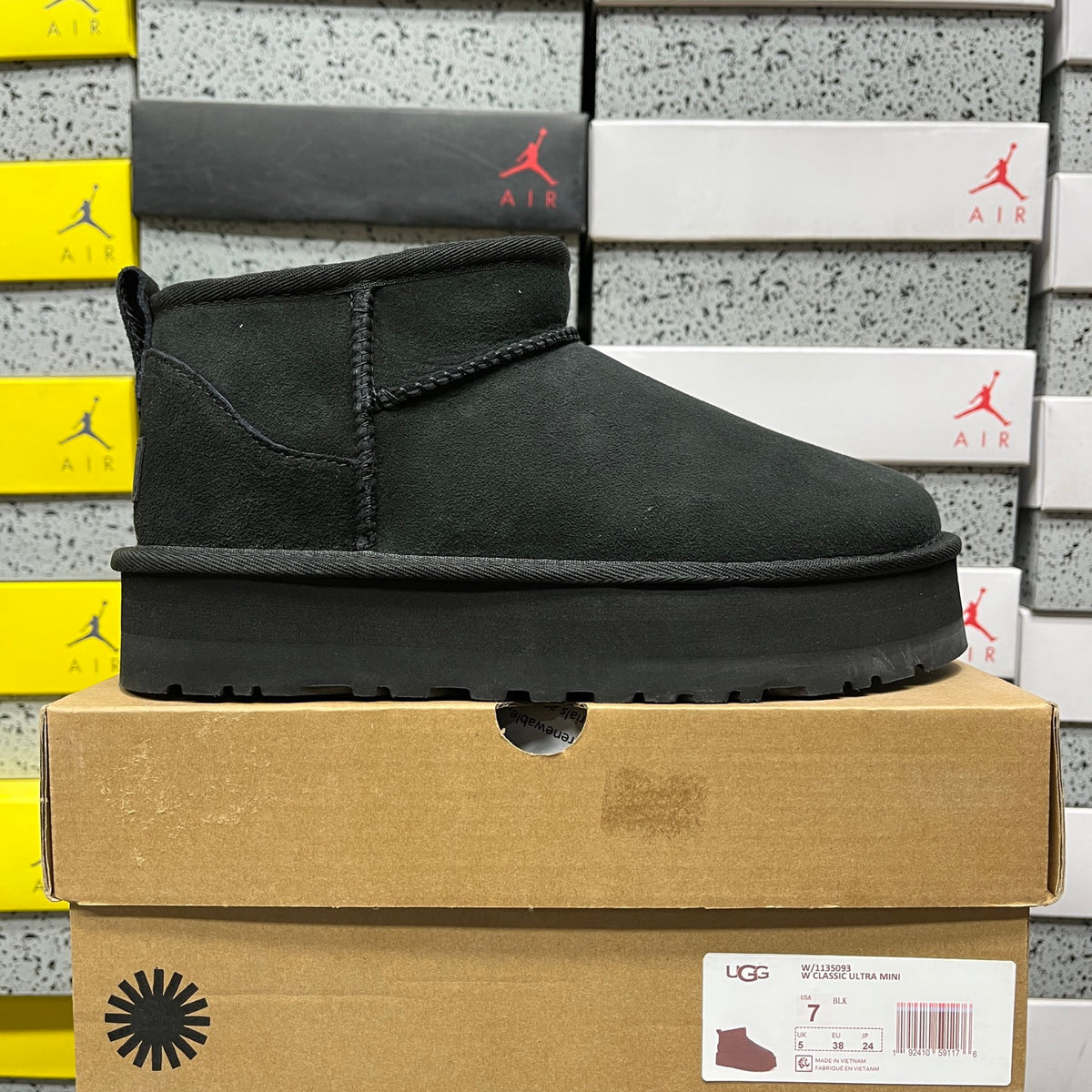 UGG Classic Ultra Mini Platform Boot – Black