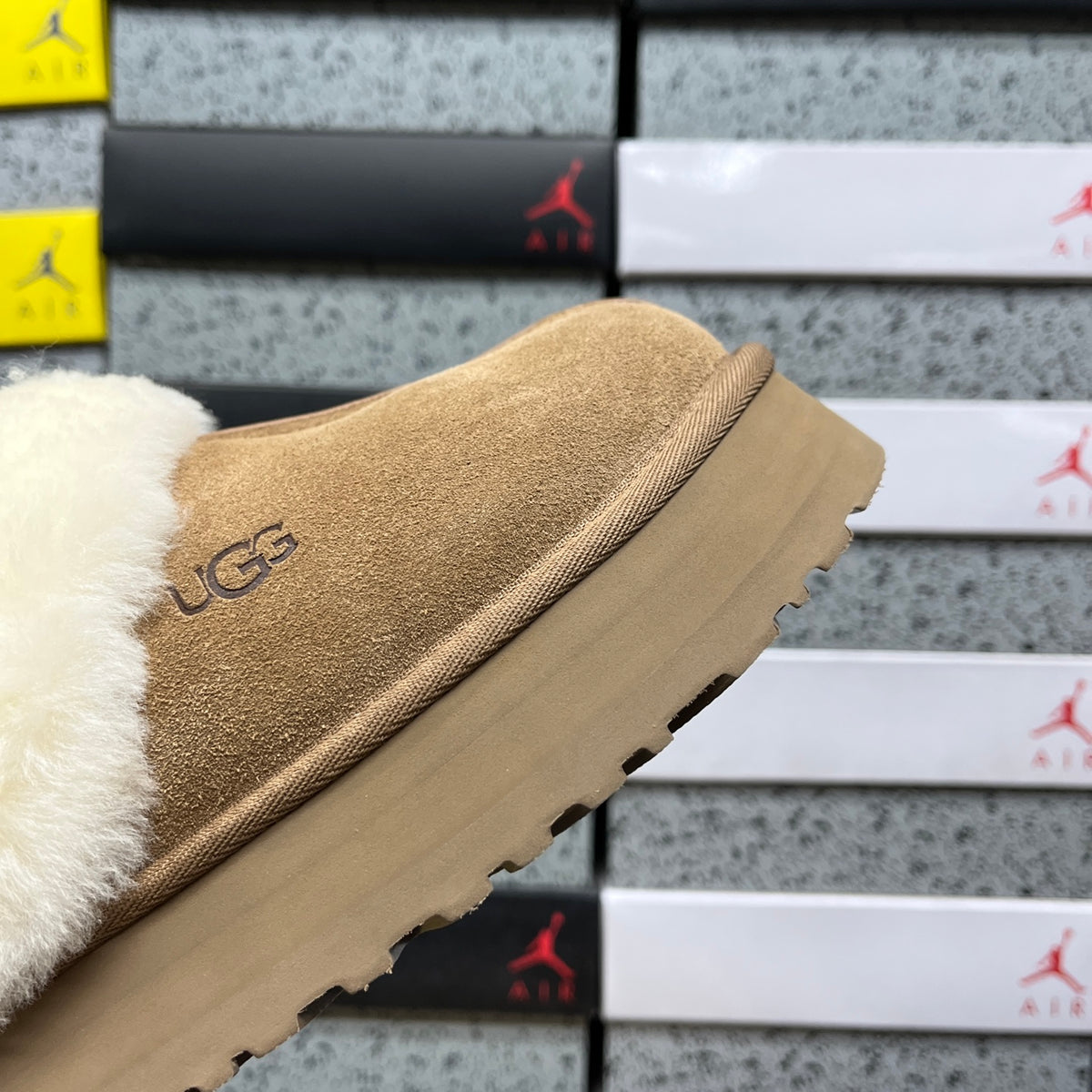 UGG Tasman Slipper – Chestnut