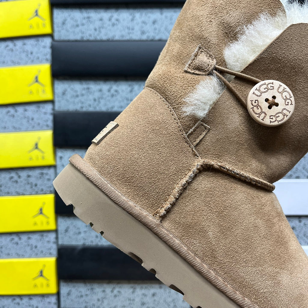 UGG Classic Short II Boot – Chestnut