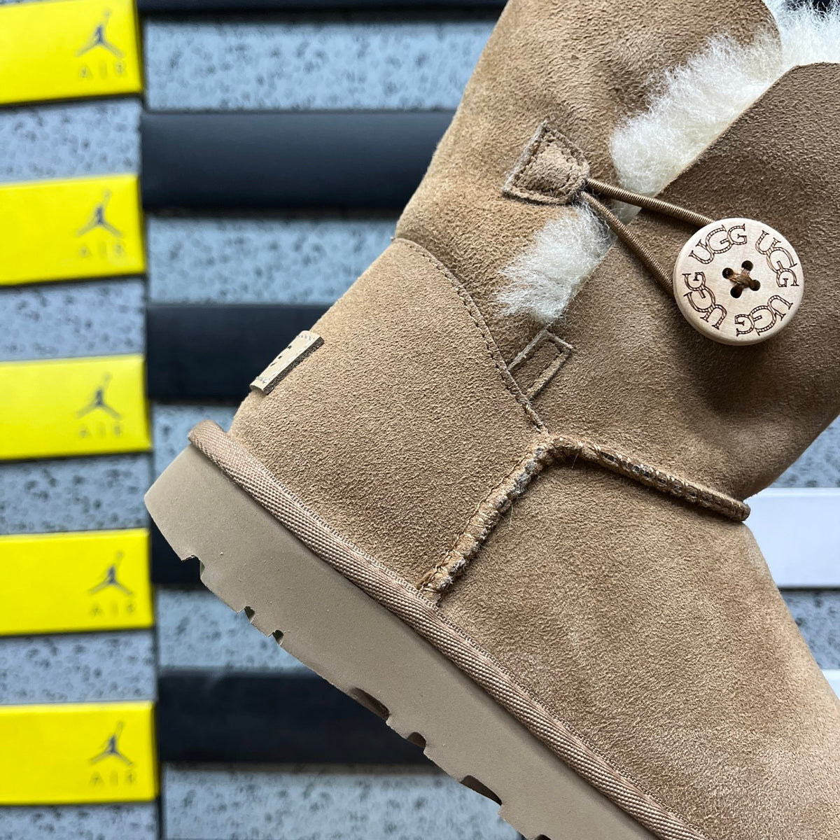 UGG Classic Short II Boot – Chestnut