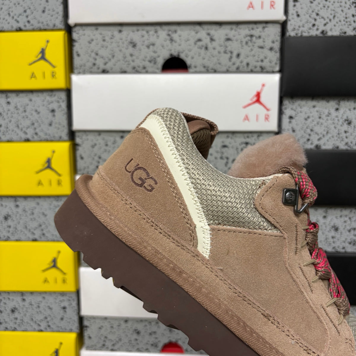 UGG Lowmel Sneaker – Sand & Rose Pink