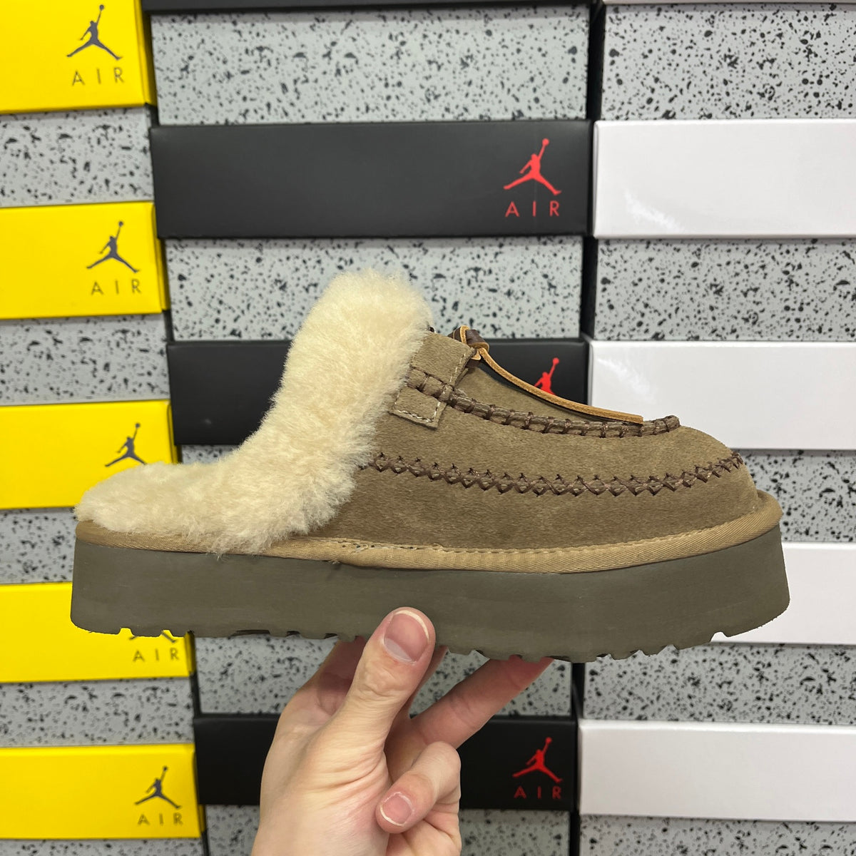 UGG Alpine Short Boot – Walnut