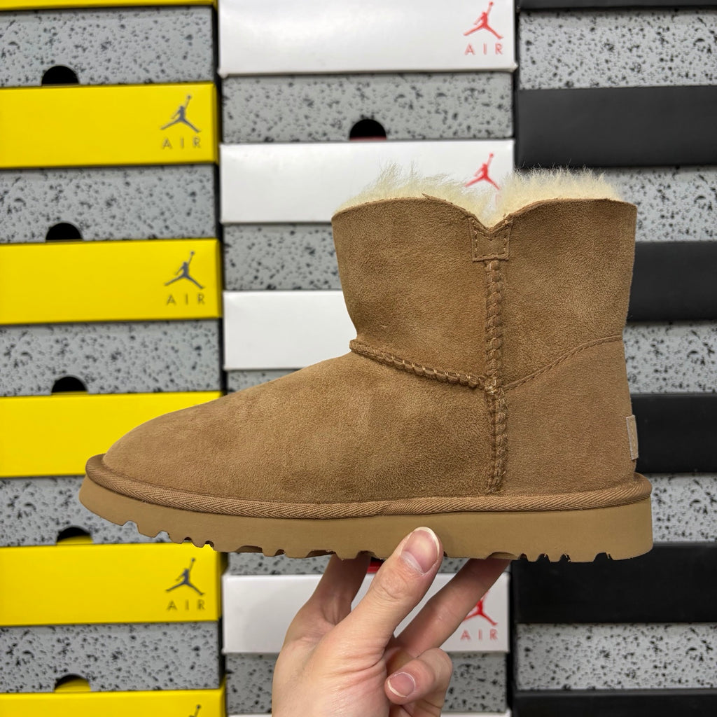 UGG Bailey Button Mid Boot – Chestnut