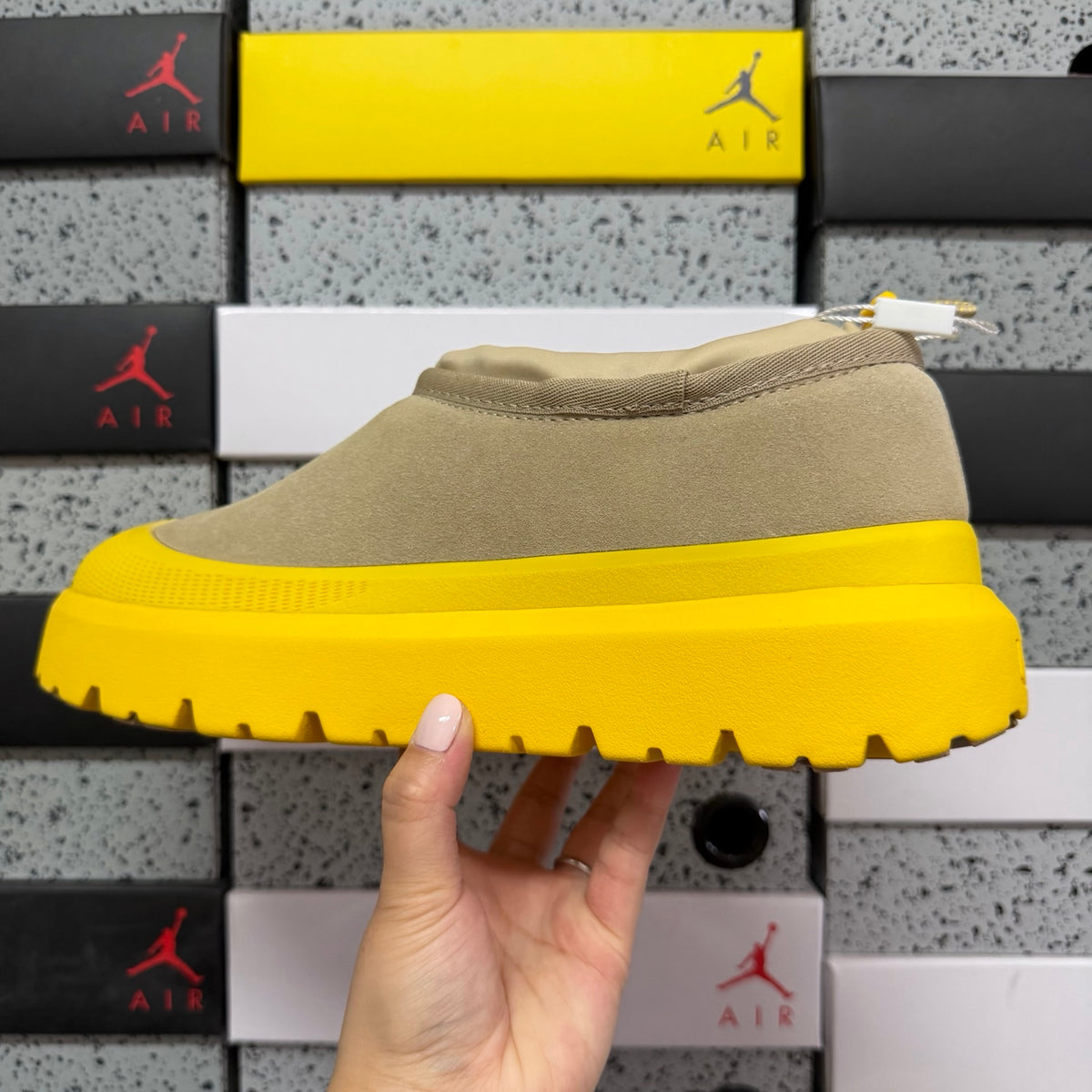 UGG Tasman Weather Hybrid – Sand & Yellow