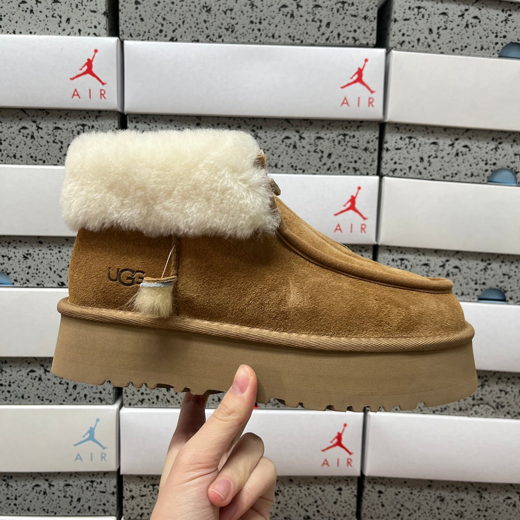 UGG Funkette Platform Boot – Chestnut