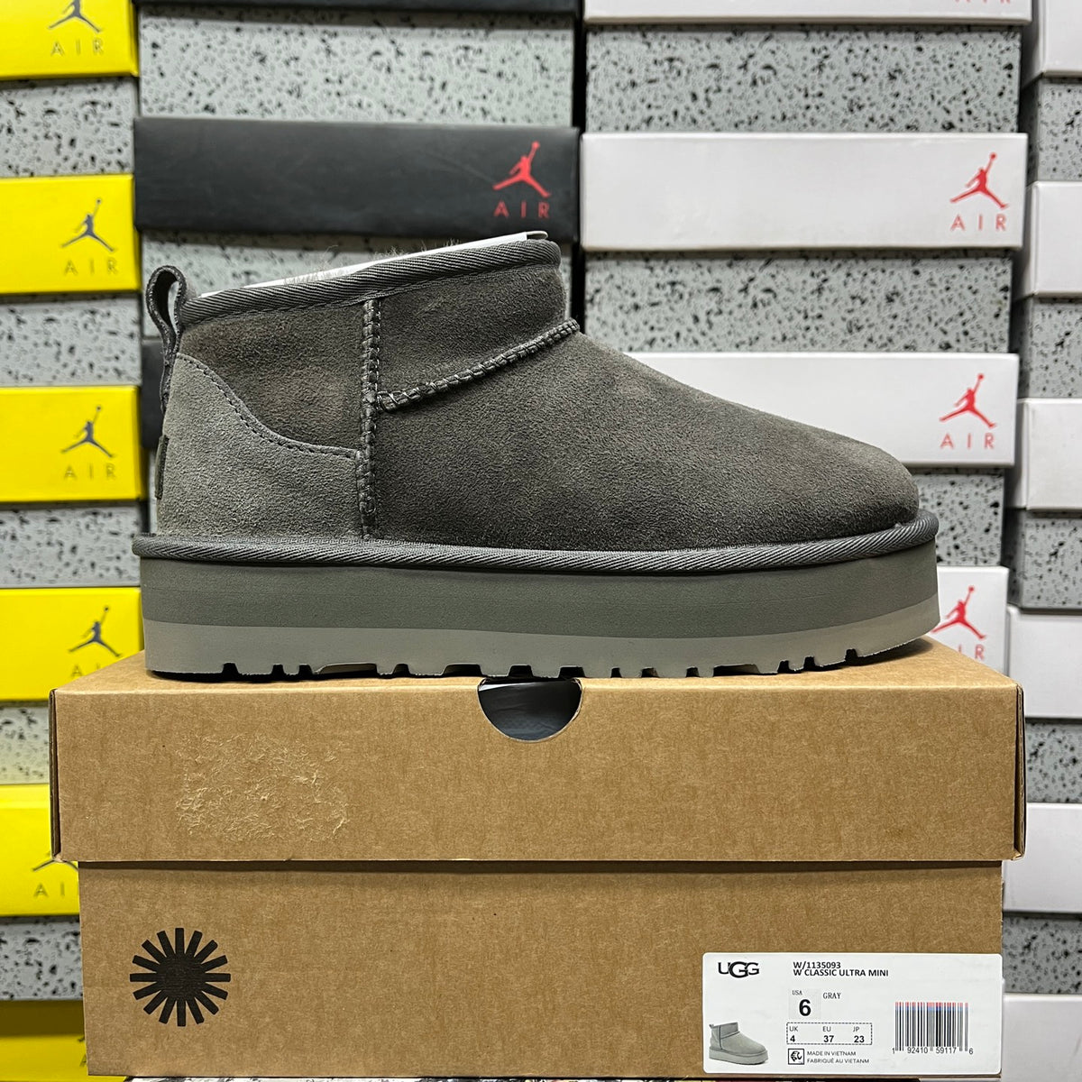 UGG Classic Ultra Mini Platform Boot – Grey