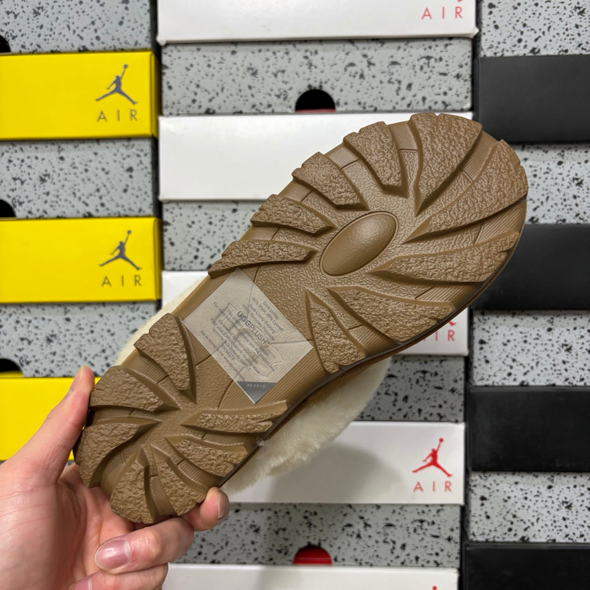 UGG Scuffette Slipper – Chestnut & Cream