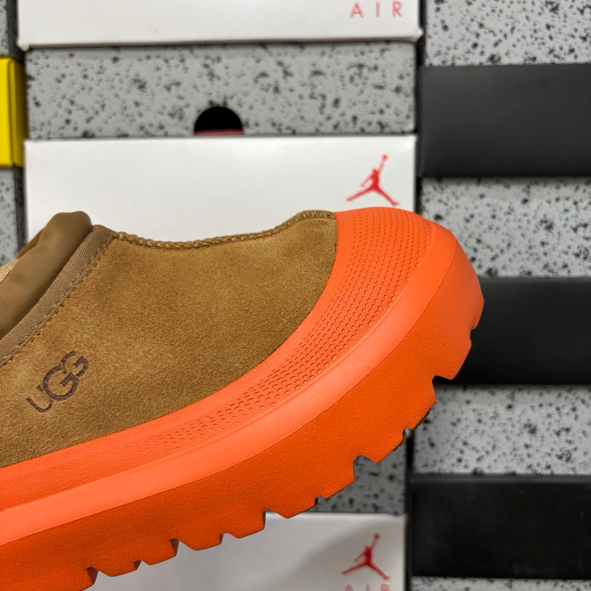 UGG Tasman Weather Hybrid – Chestnut & Orange