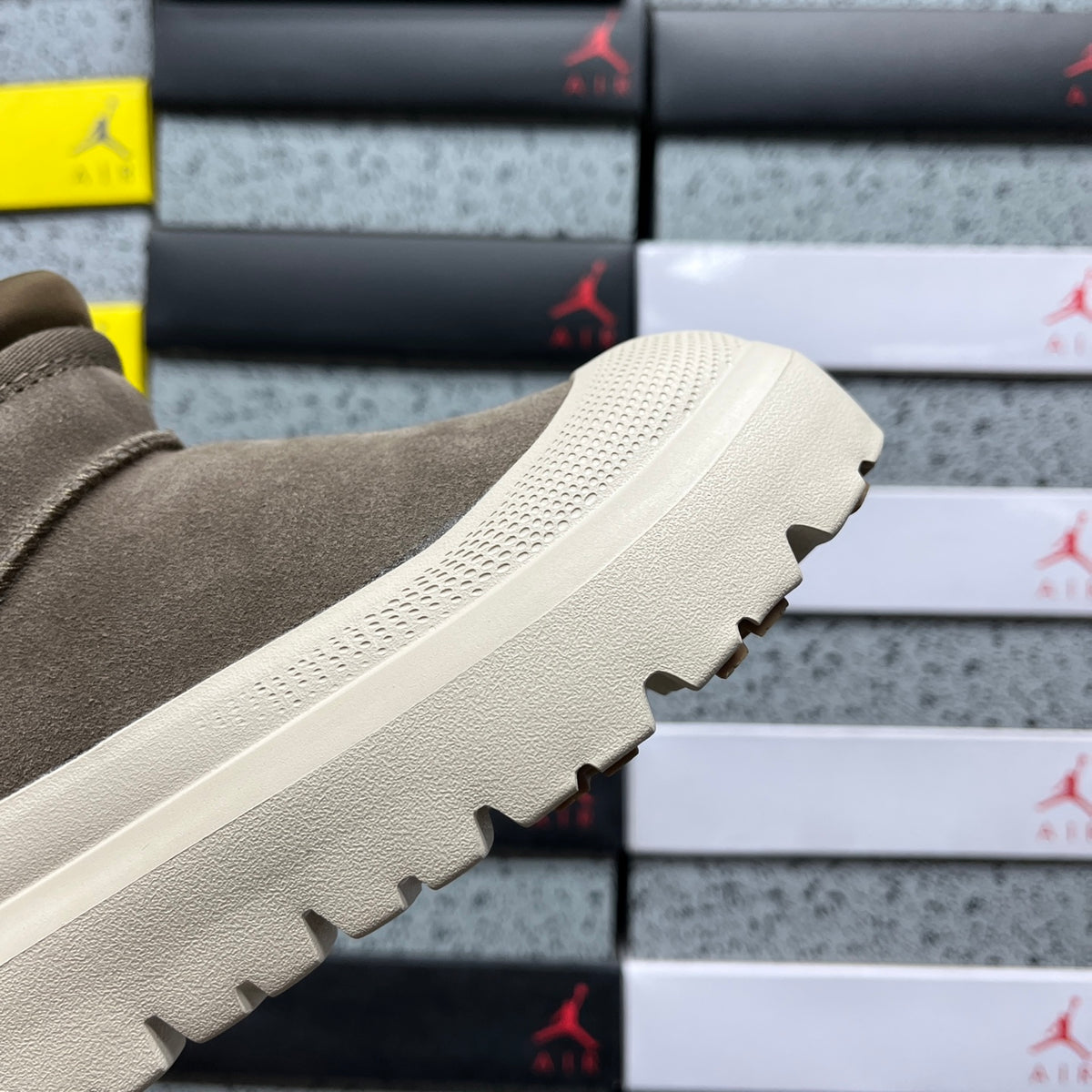 UGG Tasman Weather Hybrid – Olive/Cream