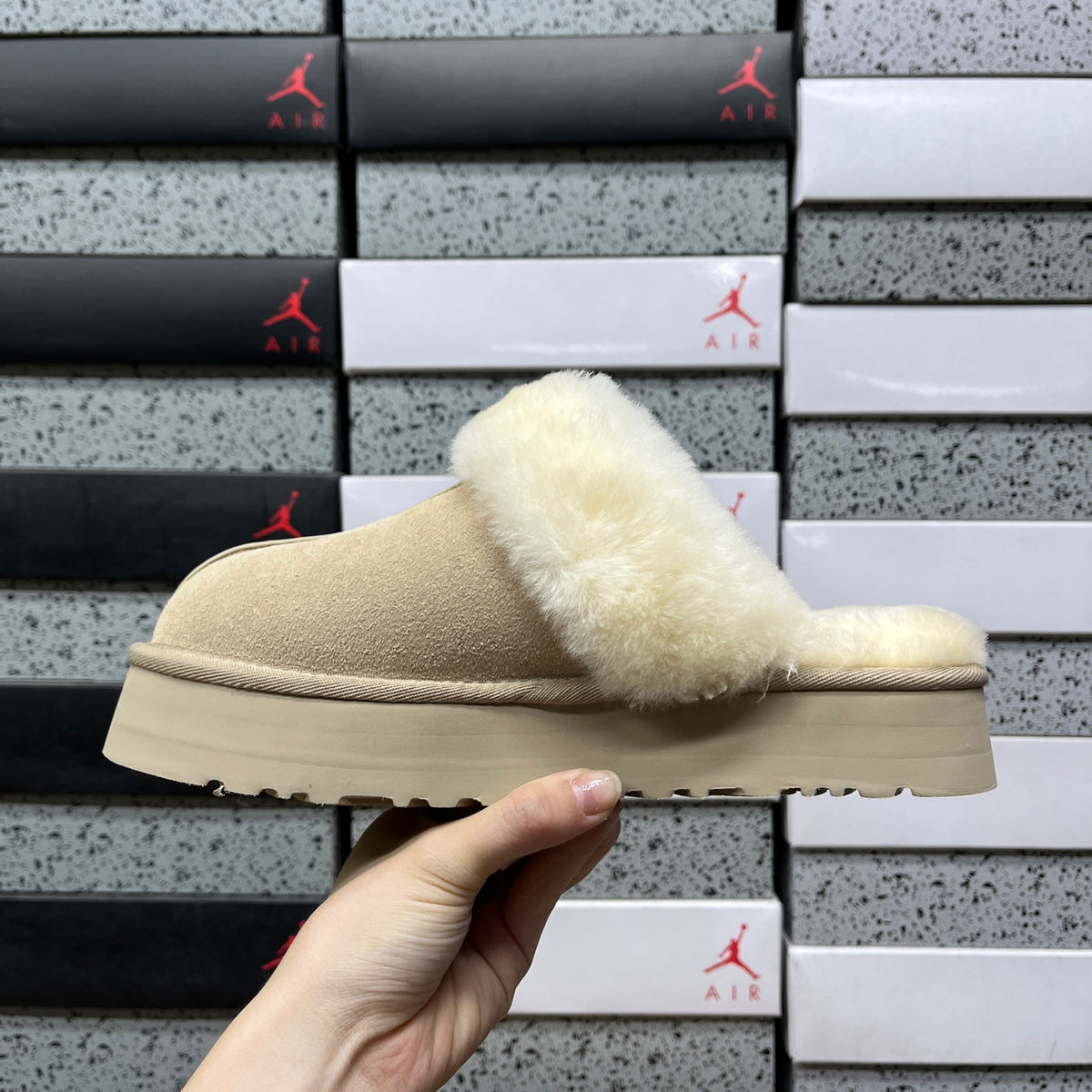 UGG Tasman Slipper – Wheat