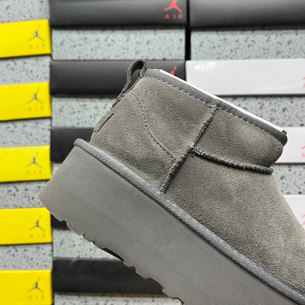UGG Classic Ultra Mini Platform Boot – Charcoal