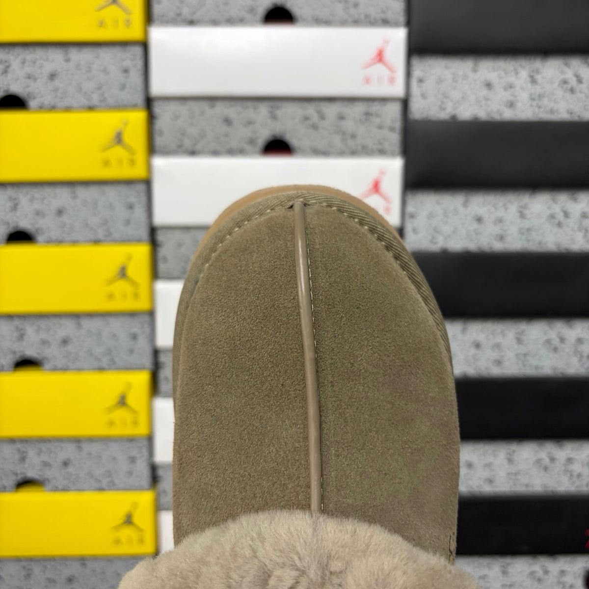 UGG Fluffy Platform Slide – Antelope Brown