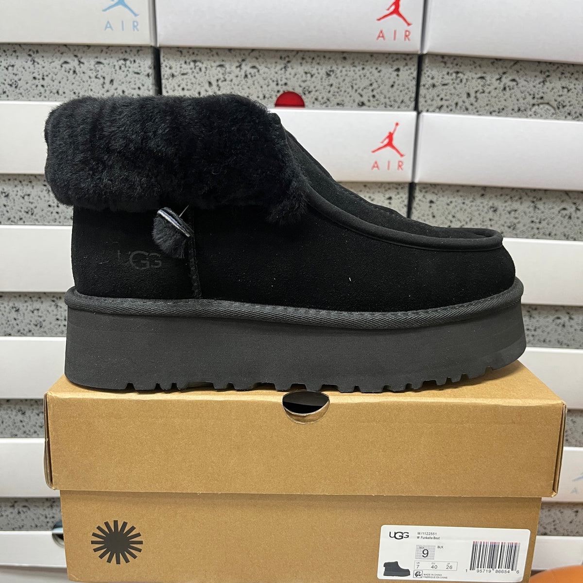 UGG Funkette Platform Boot – Black