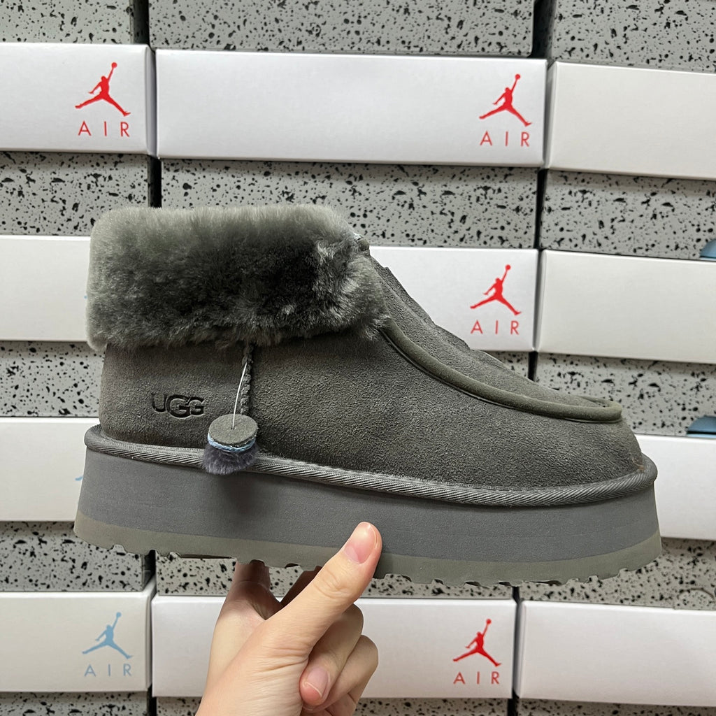 UGG Funkette Platform Boot – Olive