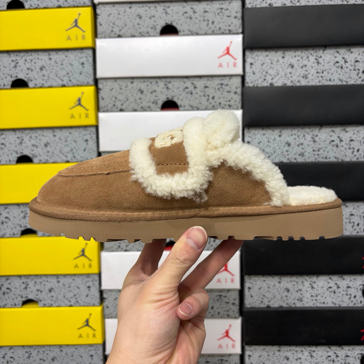 UGG Classic Flipper Mule – Chestnut