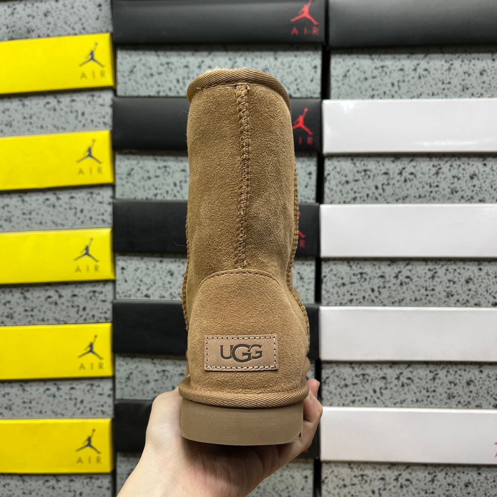 UGG Classic Short II Boot – Chestnut