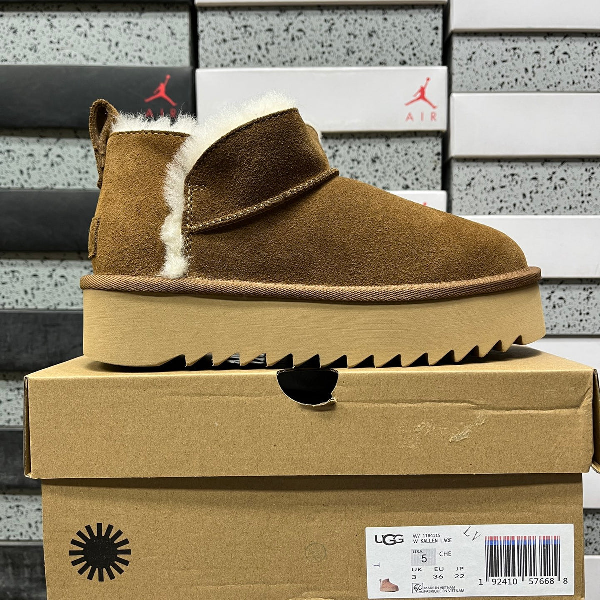 UGG Ayanna Platform Boot – Chestnut