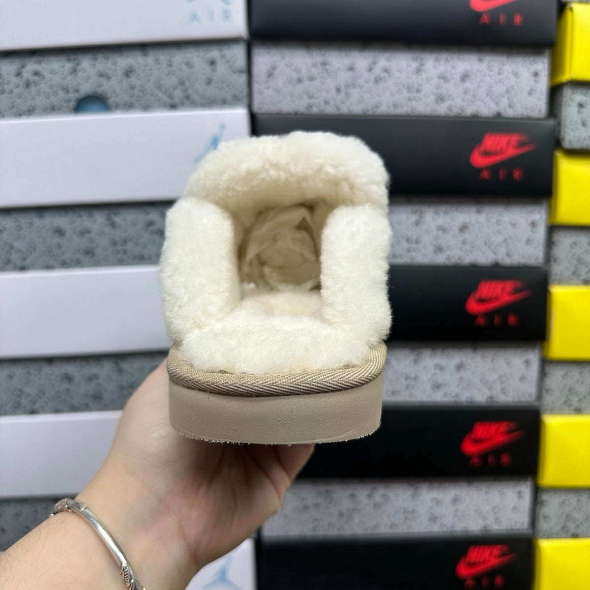 UGG Shearling Slide – Sand