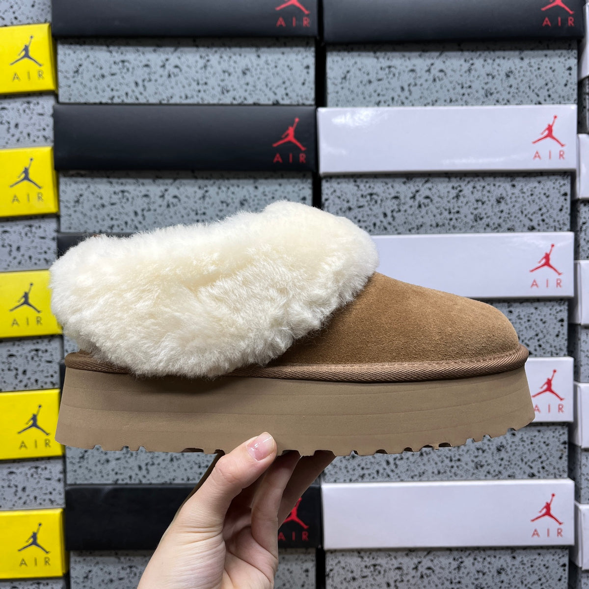 UGG Classic Short Boot – Chestnut