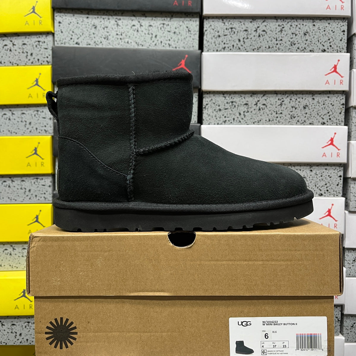 UGG Classic Ultra Mini Boot – Black