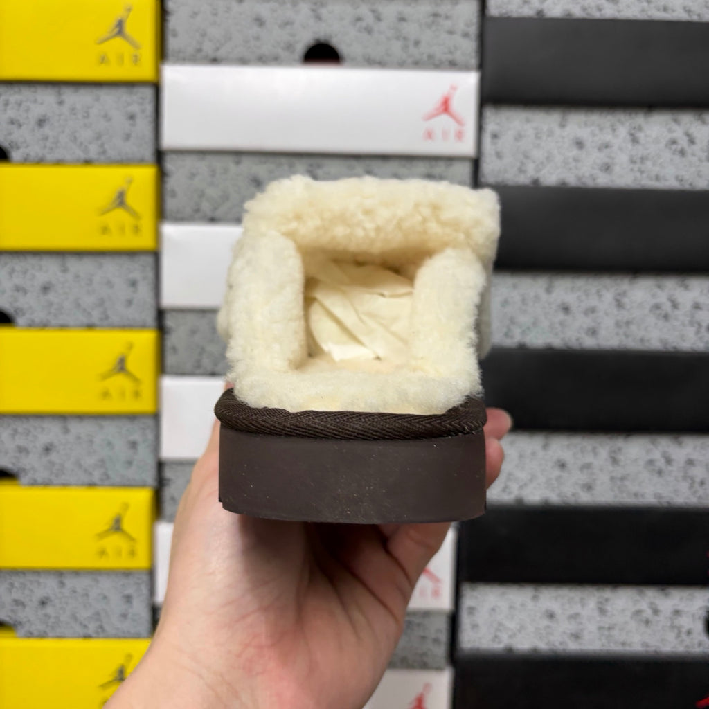 UGG Shearling Slide – Chocolate