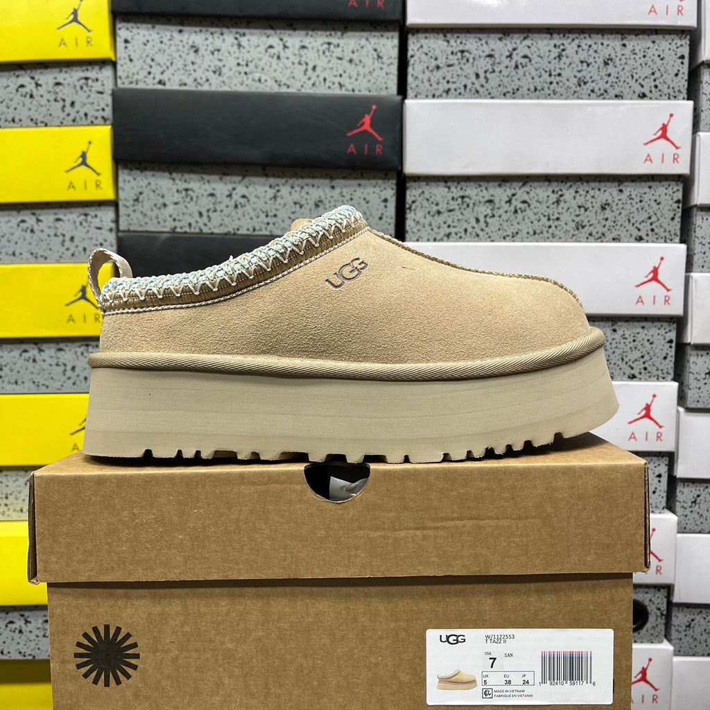 UGG Tazz Platform Slip-On – Sand