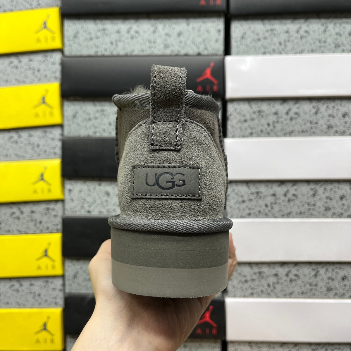 UGG Classic Ultra Mini Platform Boot – Grey