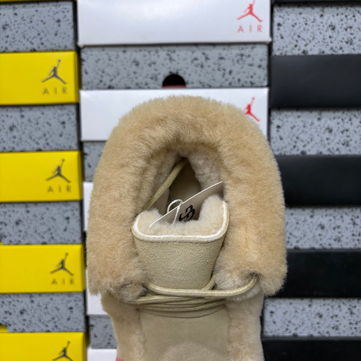 UGG Esmi Short Boot – Sand