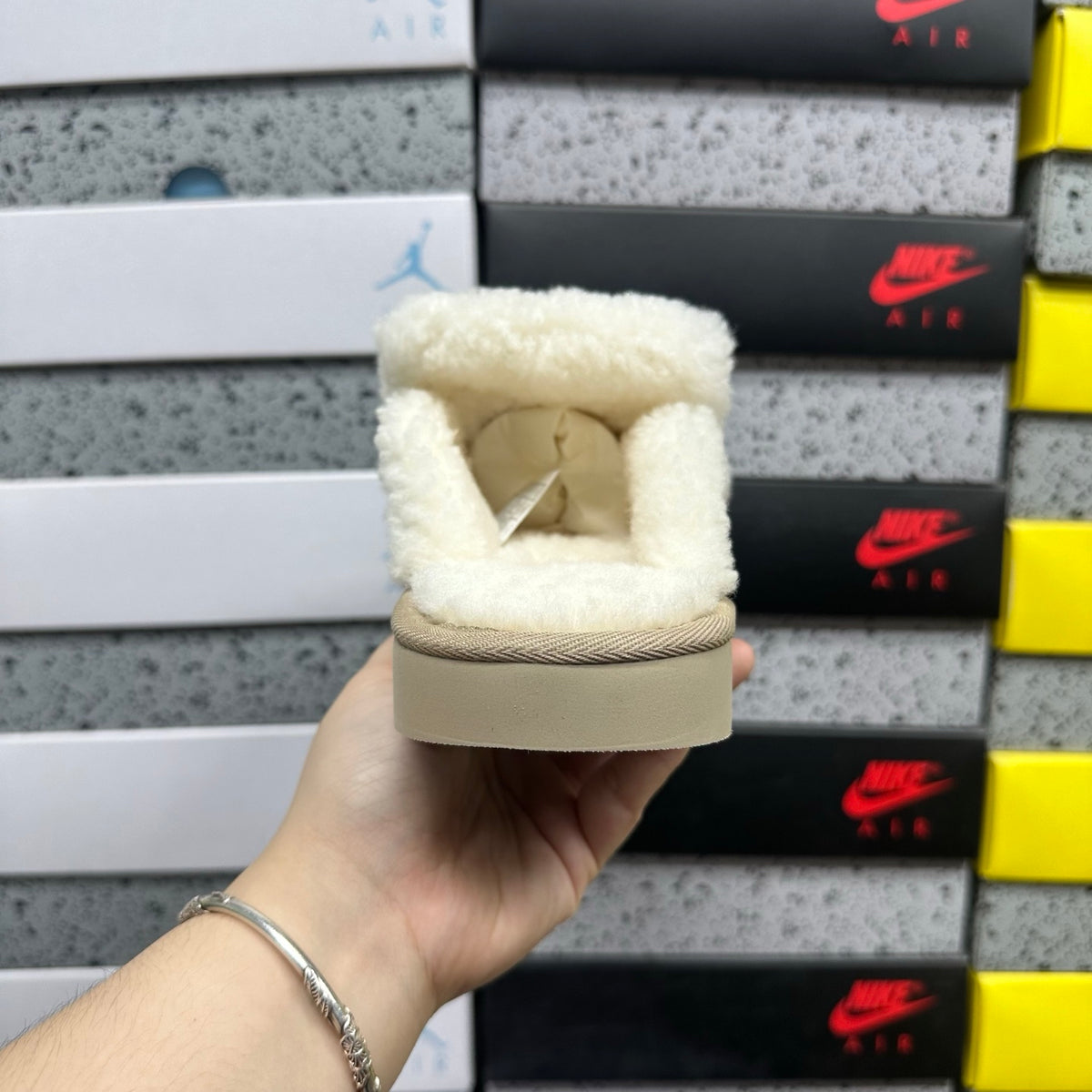 UGG Shearling Slide – Khaki