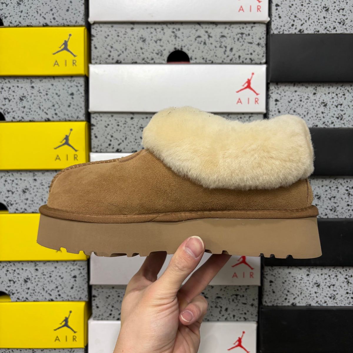 UGG Tazz Platform Slipper – Chestnut