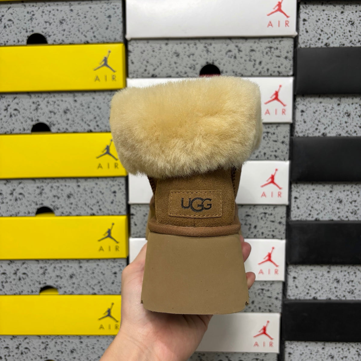UGG Esmi Short Boot – Chestnut