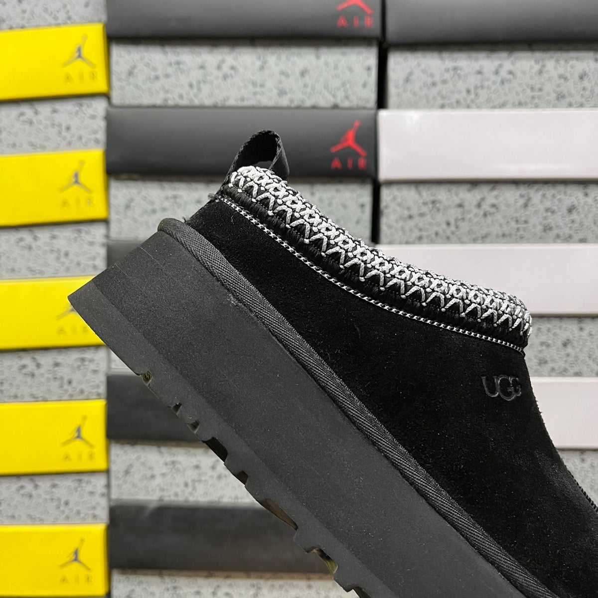 UGG Tazz Platform Slipper – Triple Black