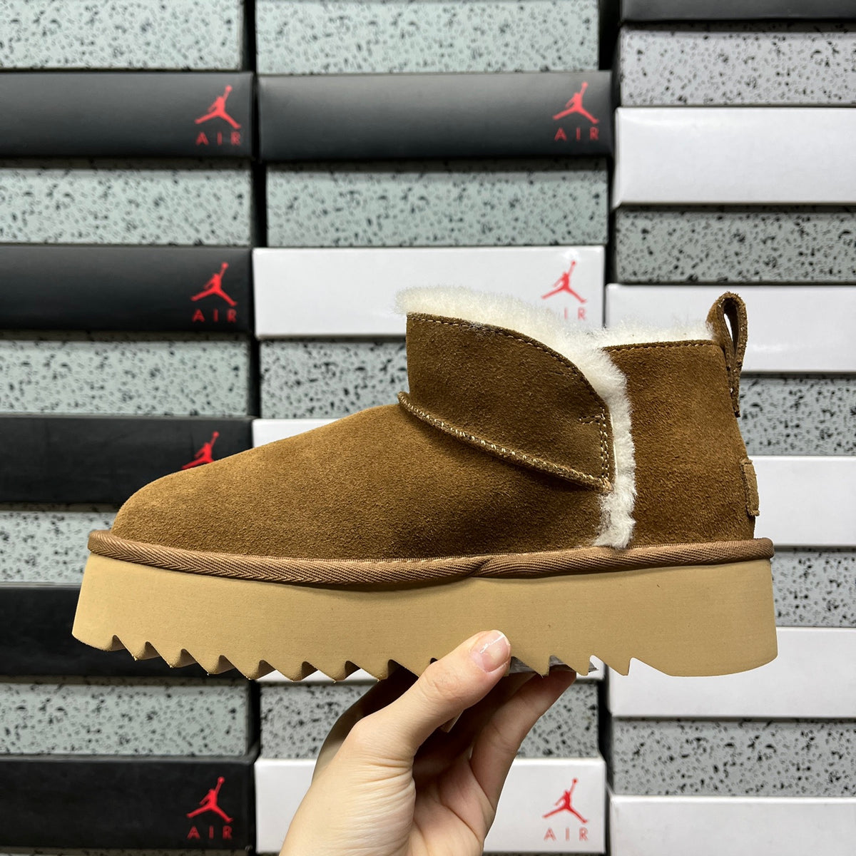 UGG Ayanna Platform Boot – Chestnut