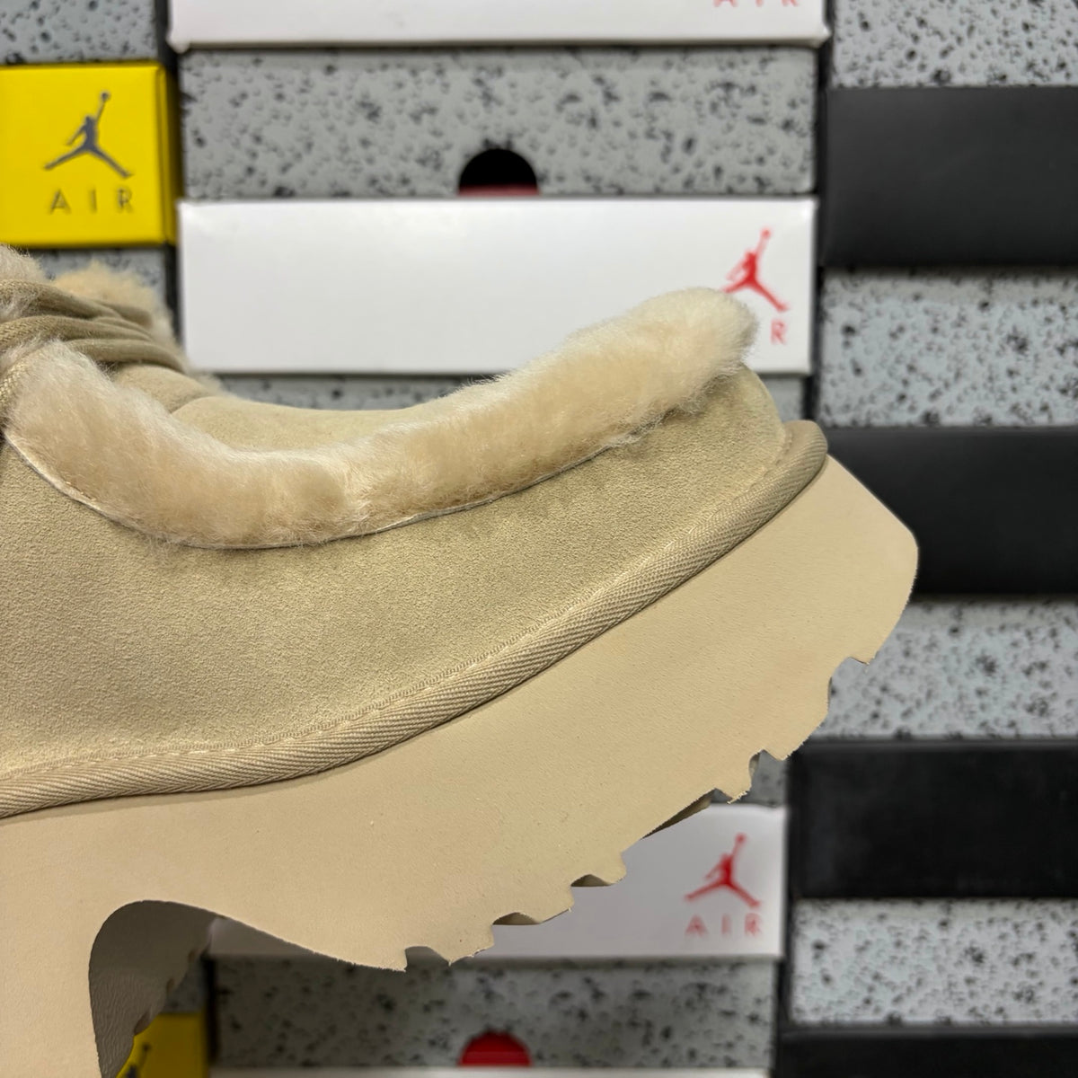 UGG Esmi Short Boot – Sand
