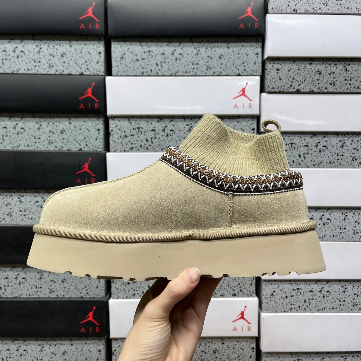UGG Goldenstar Platform Slipper – Natural