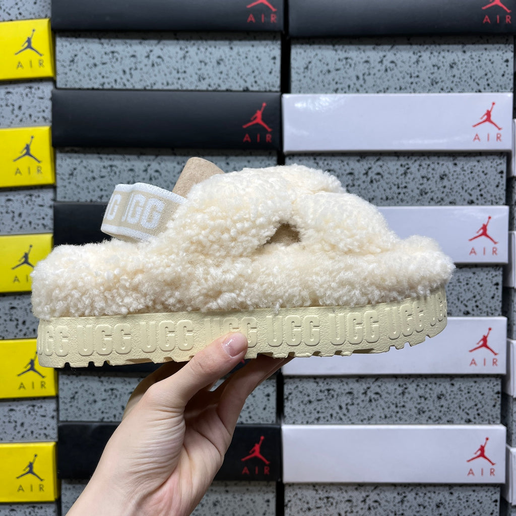 UGG Maxi Curly Slide – Cream