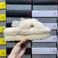 UGG Maxi Curly Slide – Cream