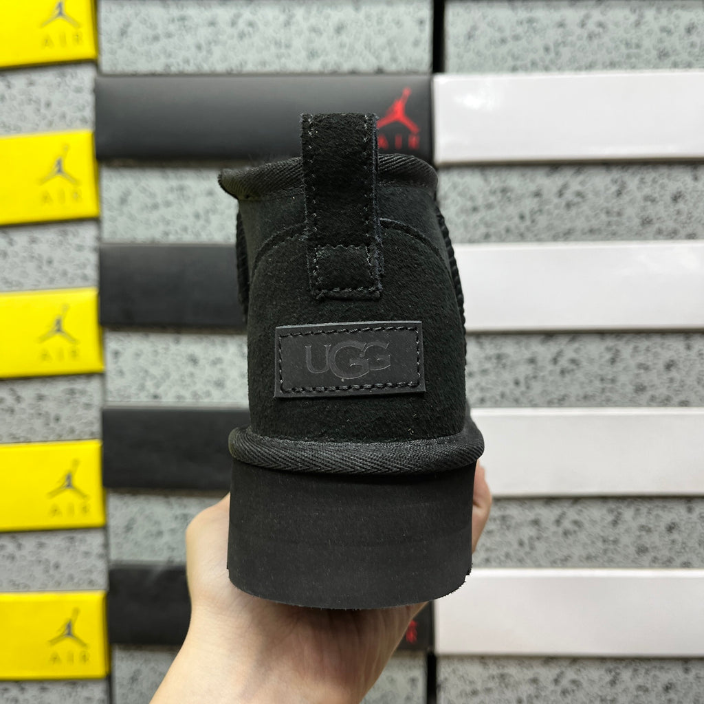 UGG Classic Ultra Mini Platform Boot – Black