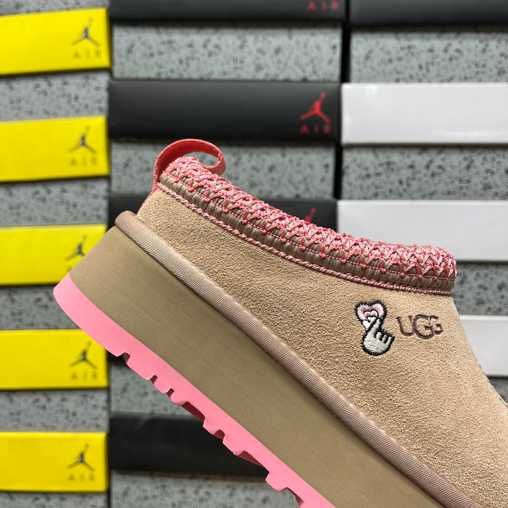 UGG Tasman Slipper – Sand/Pink Special Edition