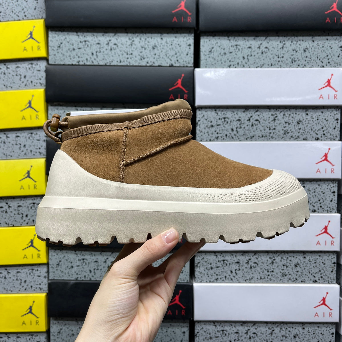 UGG Tasman Weather Hybrid – Chestnut/Cream