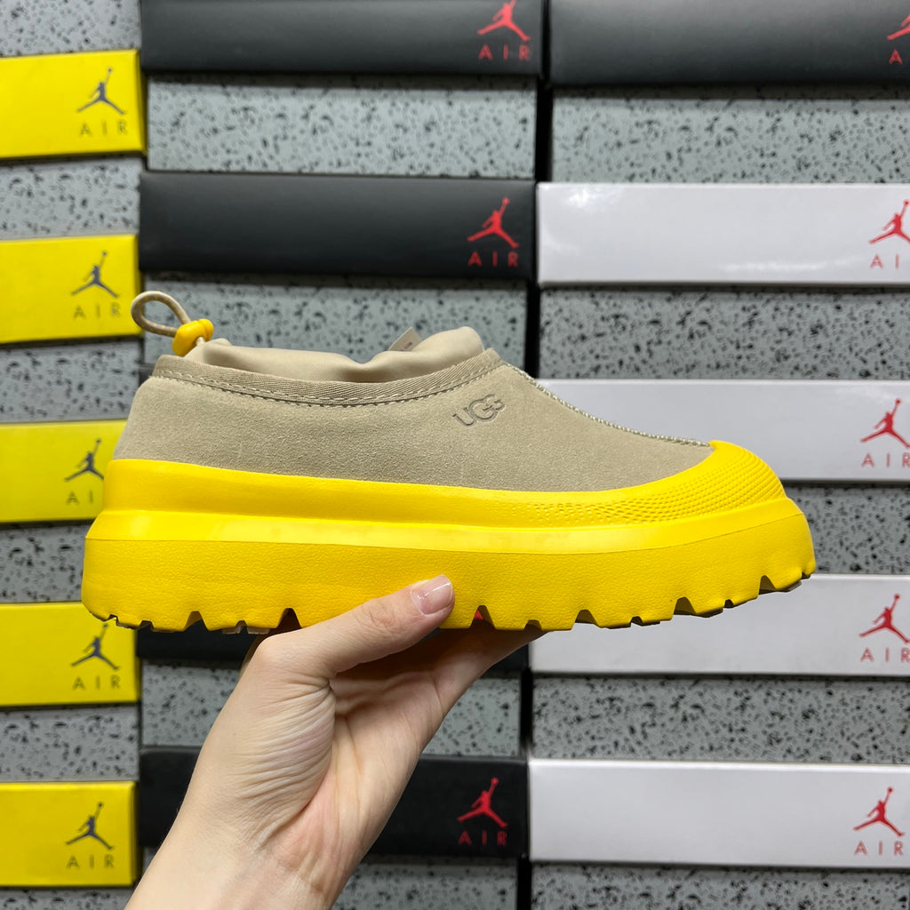 UGG Tasman Platform Mule – Sand & Yellow