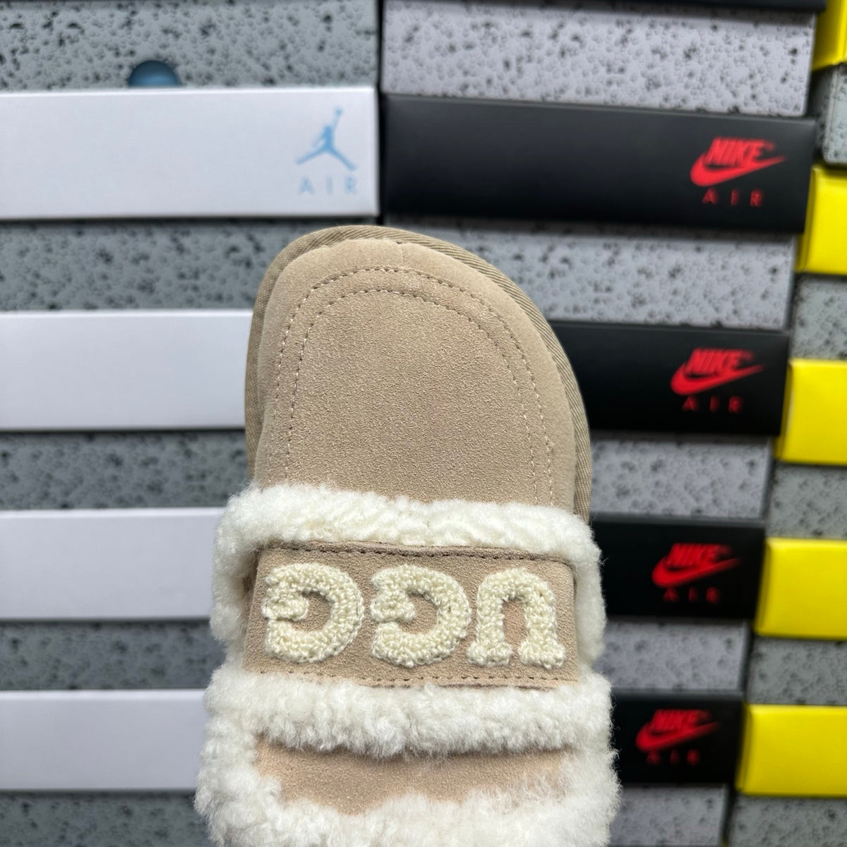 UGG Shearling Slide – Khaki