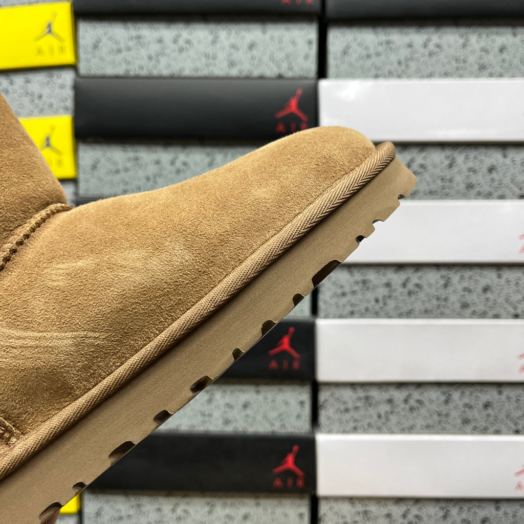 UGG Classic Short II Boot – Chestnut