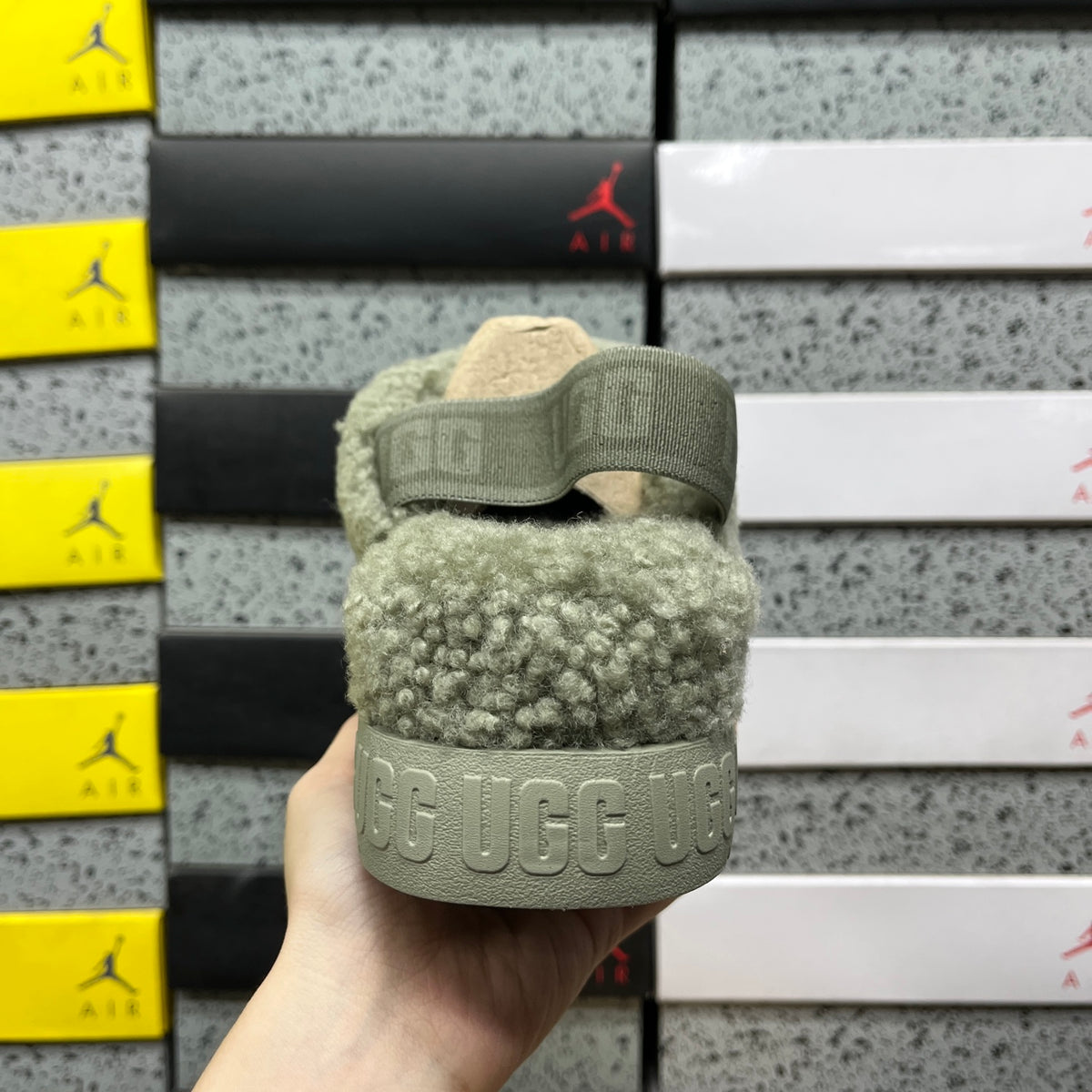 UGG Maxi Curly Slide – Sage Green