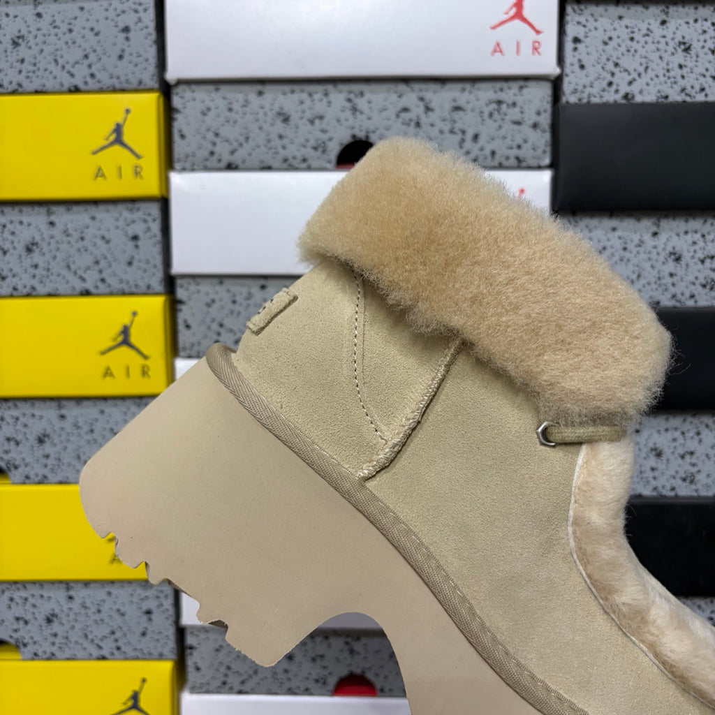 UGG Esmi Short Boot – Sand