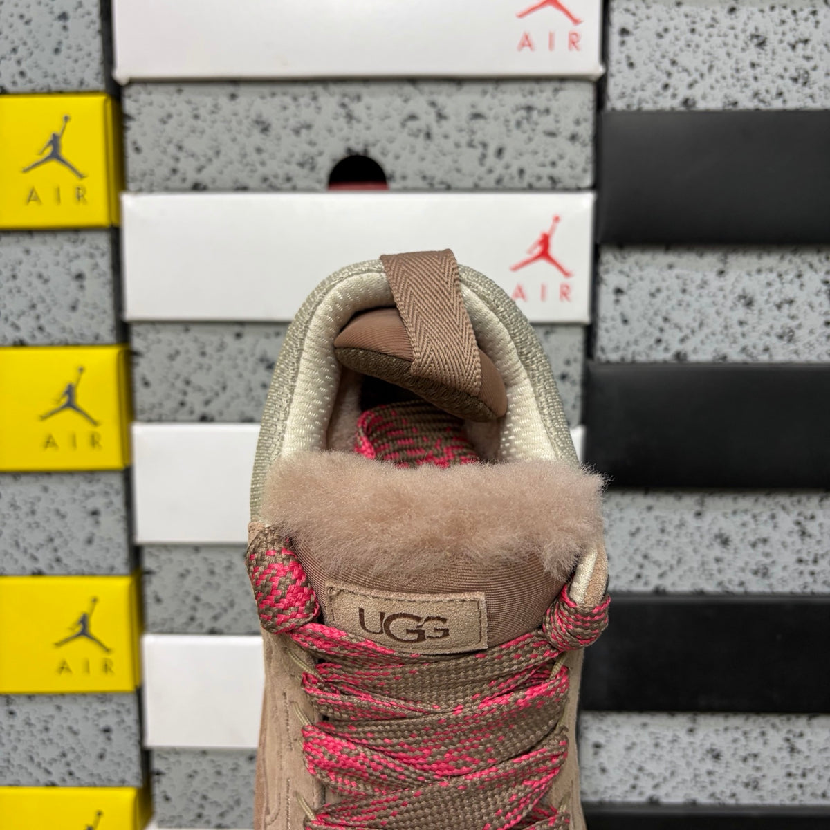 UGG Lowmel Sneaker – Sand & Rose Pink