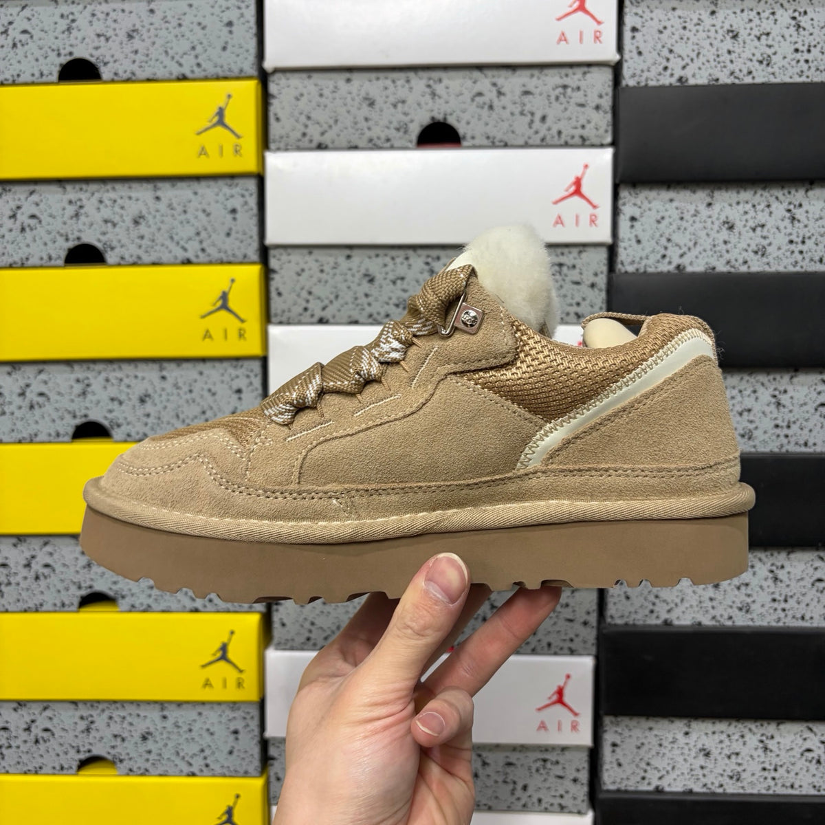 UGG Lowmel Sneaker – Sand